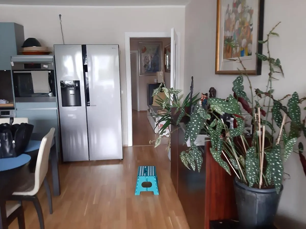 2 Bed/2 Baths In Dusseldorf Center Next To Kytaro Apartment
