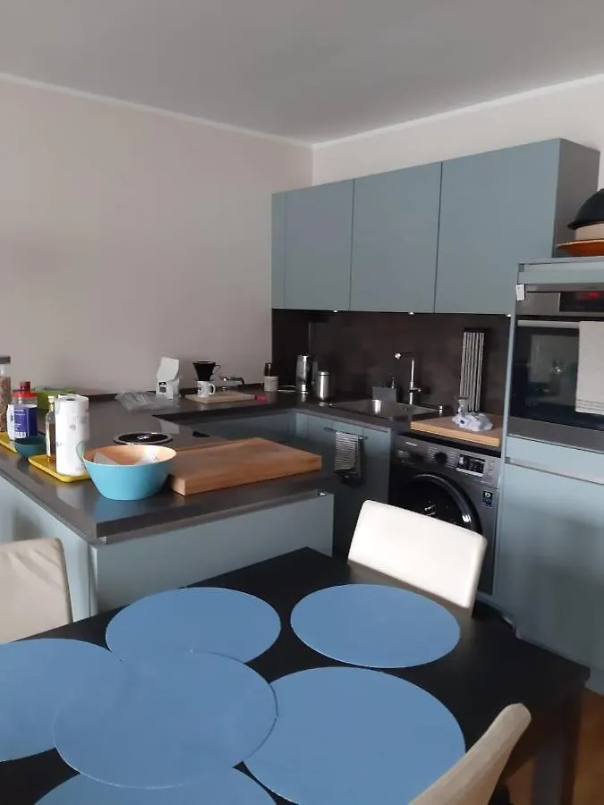 2 Bed/2 Baths In Dusseldorf Center Next To Kytaro Apartment