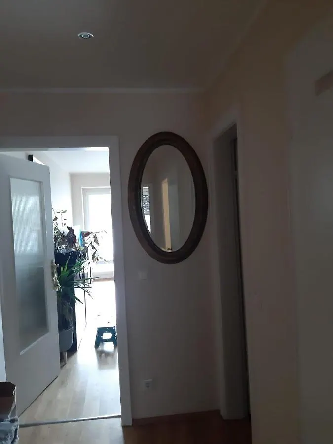 2 Bed/2 Baths In Dusseldorf Center Next To Kytaro Apartment